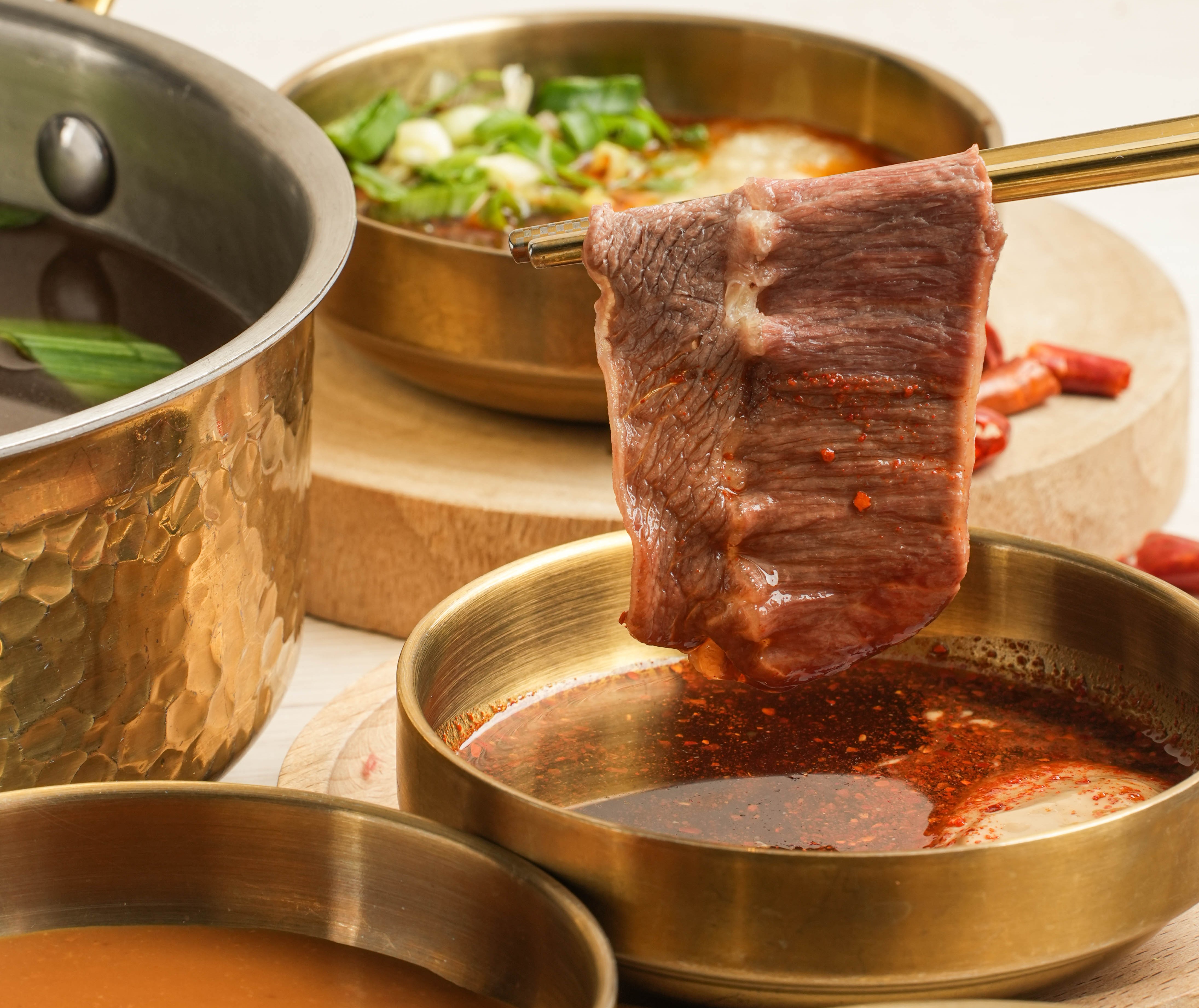桃金鍋物麻辣湯底涮牛肉